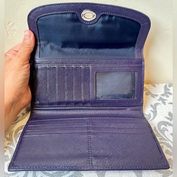 Beautiful Coach Signature C Wallet With Leather Lining - Picture 3 of 7